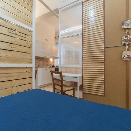 Guesthost - Vittorio Emmanuele & Colosseo Apartment *