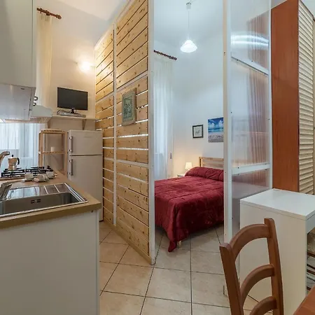 Guesthost - Vittorio Emmanuele & Colosseo Apartment *